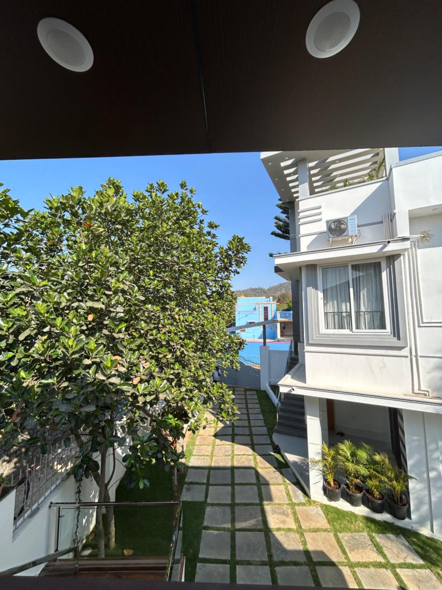 Sapphire Stayss イェーラギリ エクステリア 写真